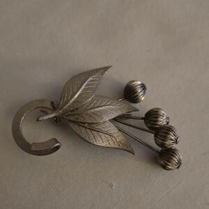 Vintage, Sterling Silver Leaf and Berry Brooch.